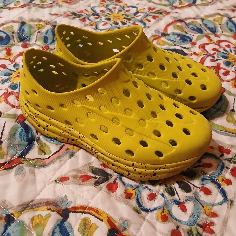 Kane Revive Kids 13 Neon Green Vented Rubber Sneakers Slip On Active Recovery